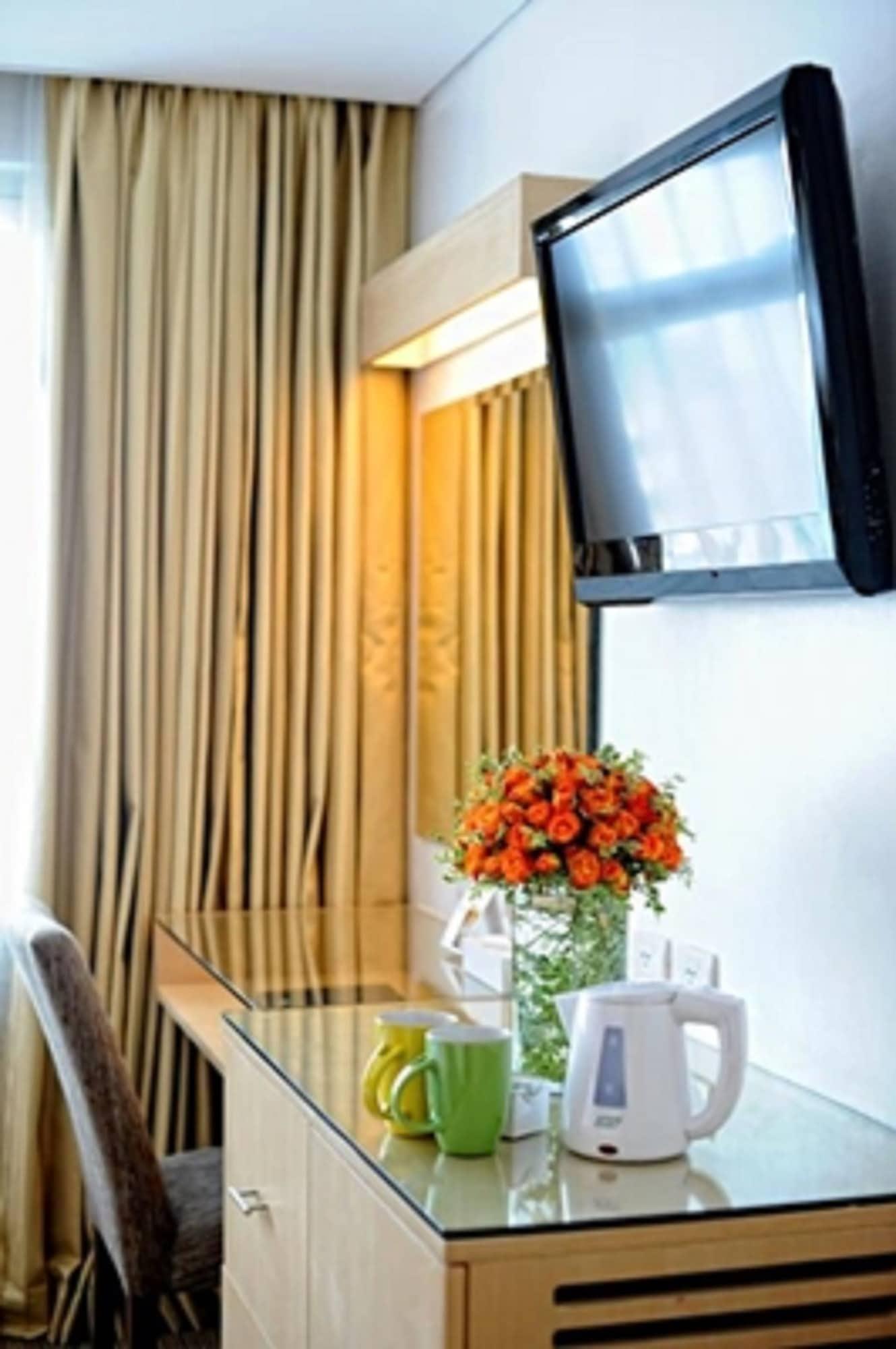 St Giles Hotel Makati Makati City Exterior photo