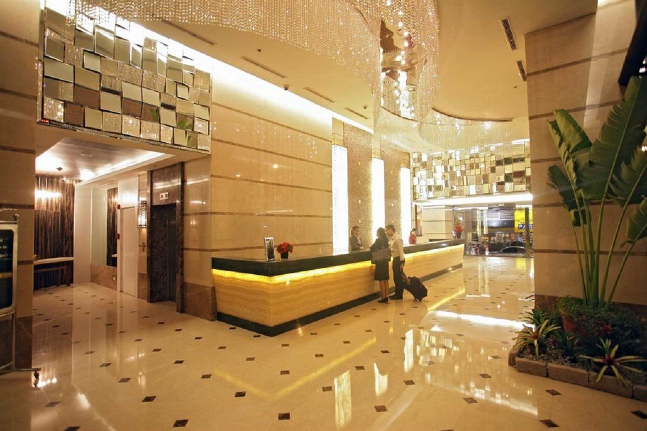 St Giles Hotel Makati Makati City Exterior photo