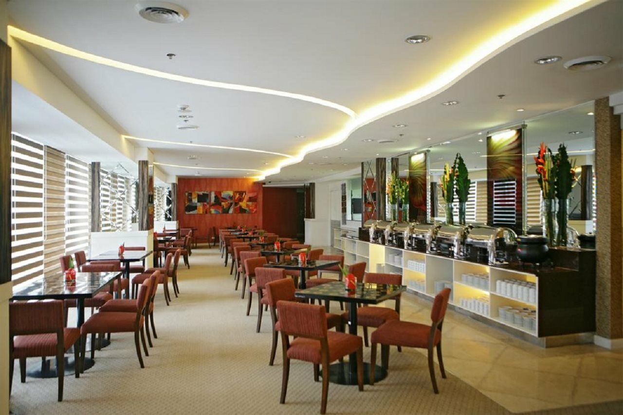 St Giles Hotel Makati Makati City Exterior photo